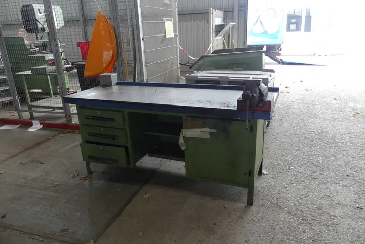Werkstattbank Maße in cm ca 200 x 72